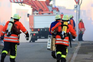 I vigili del fuoco di Phoenix salvano un gattino