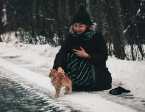 A quanto pare ai gatti piace (davvero) quando li guardiamo così